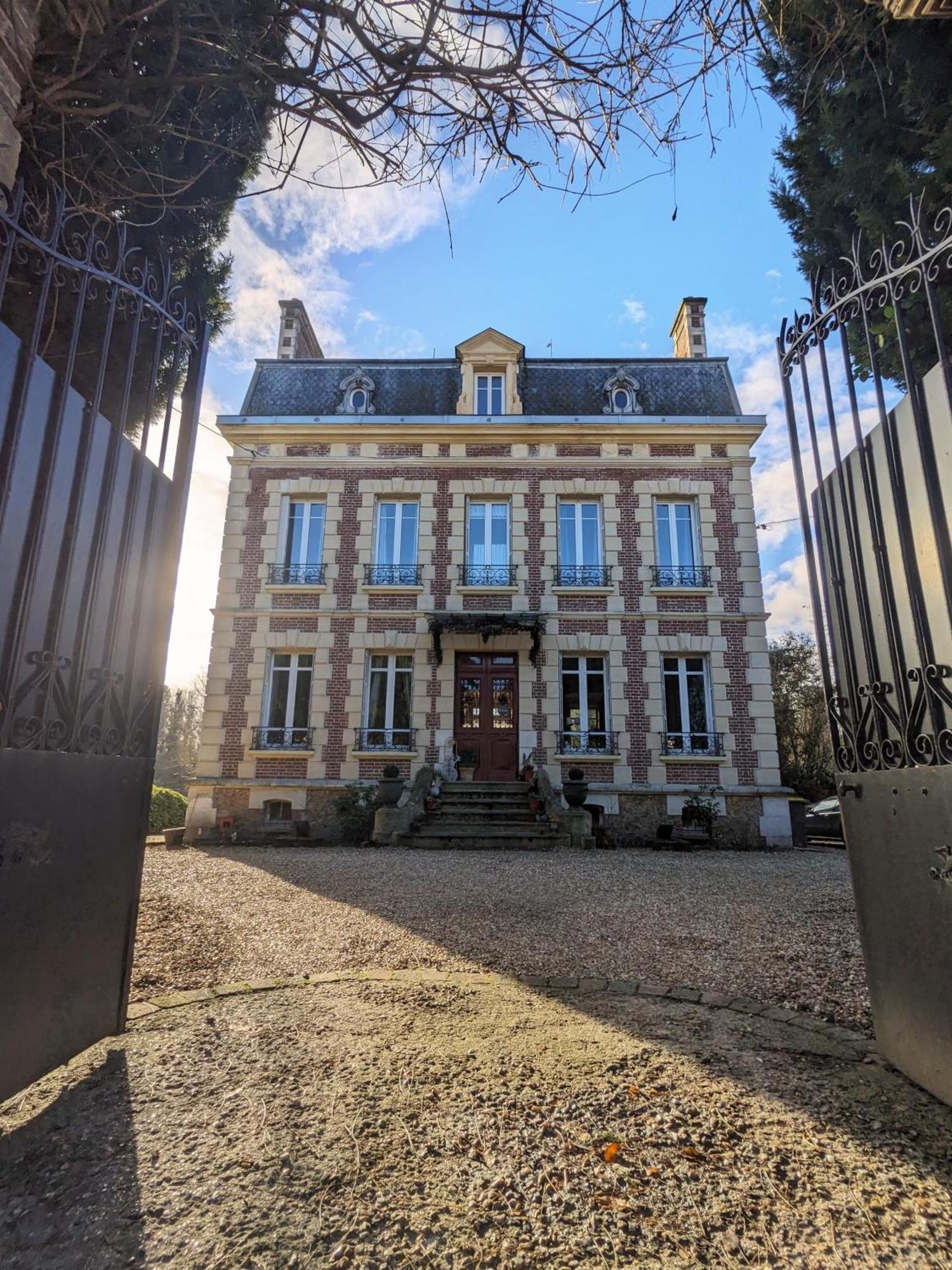 Bed and Breakfast Le Domaine Des Pres Du Hom Bézu-Saint-Éloi Exterior foto